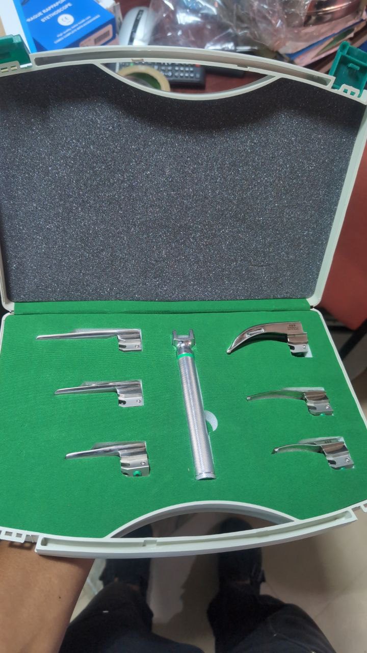 6 Blades Laryngoscope Set – Stainless Steel Airway Management Kit