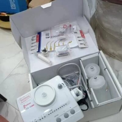 UDS-E Ultrasonic Scaler with Bottle